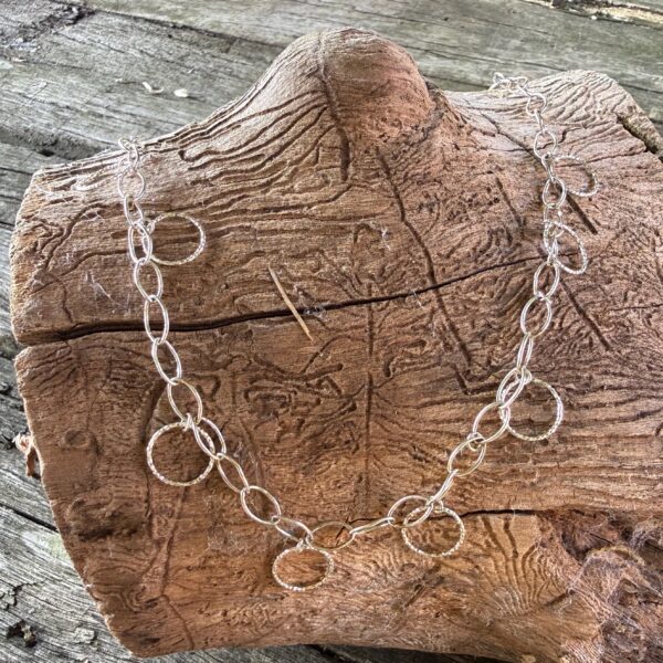 chain-circles-sparkly-necklace-sandrakernsjewellery