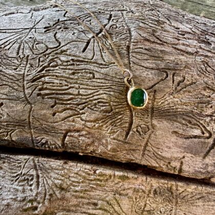 emerald-9ct gold-pendant-chain-green-sandrakernsjewelllery