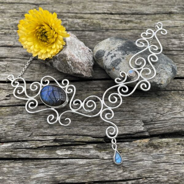 labradorite-silver-curly-blue-sandrakernsjewellery.com labradorite-silver-curly-blue-sandrakernsjewellery.com