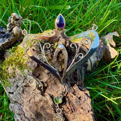 suffragette-front-amethyst-pearl-peridot-gold-sandrakernsjewellery